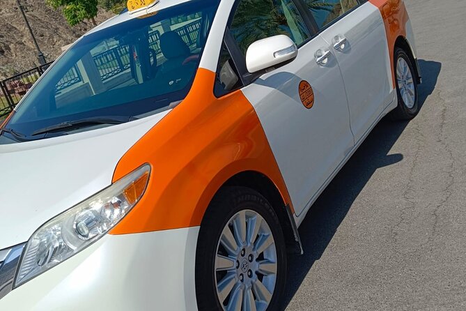 Private Transportation From Muscat To Dubai - Pickup Done Right: Your Name Sign and Needed Details