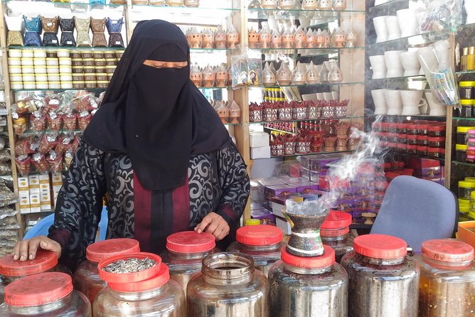 Salalah City and East Tour Combo (Darbat falls, Razat spring) - Al-Husn Souq: frankincense scents and traditional finds