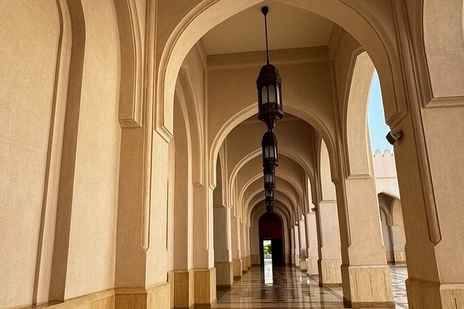 Salalah City Tour: Discover Salalahs Treasures with a Local Guide - Sultan Qaboos Mosque in Salalah: airy light, simple pause