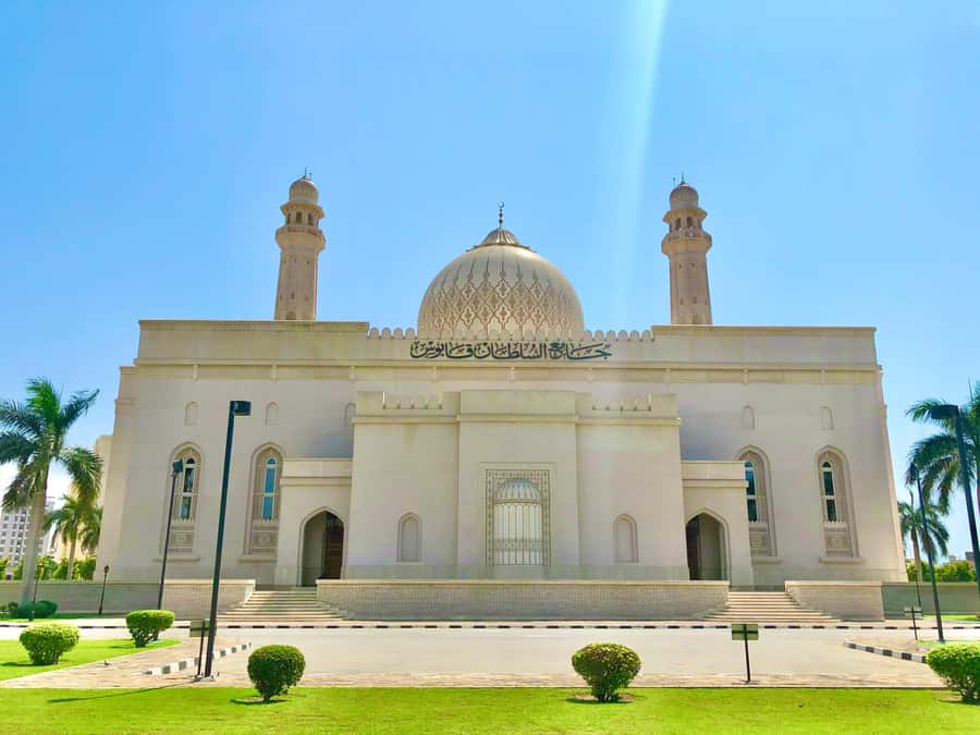 Salalah City Tour: Discover the Best of Oman’s Coastal Gem - Getting Around Salalah in a Tight 3-Hour Window
