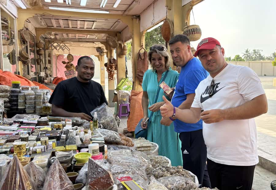 Salalah City Tour: Discover the Best of Oman’s Coastal Gem - Hafa Souq for frankincense shopping and smart gift hunting