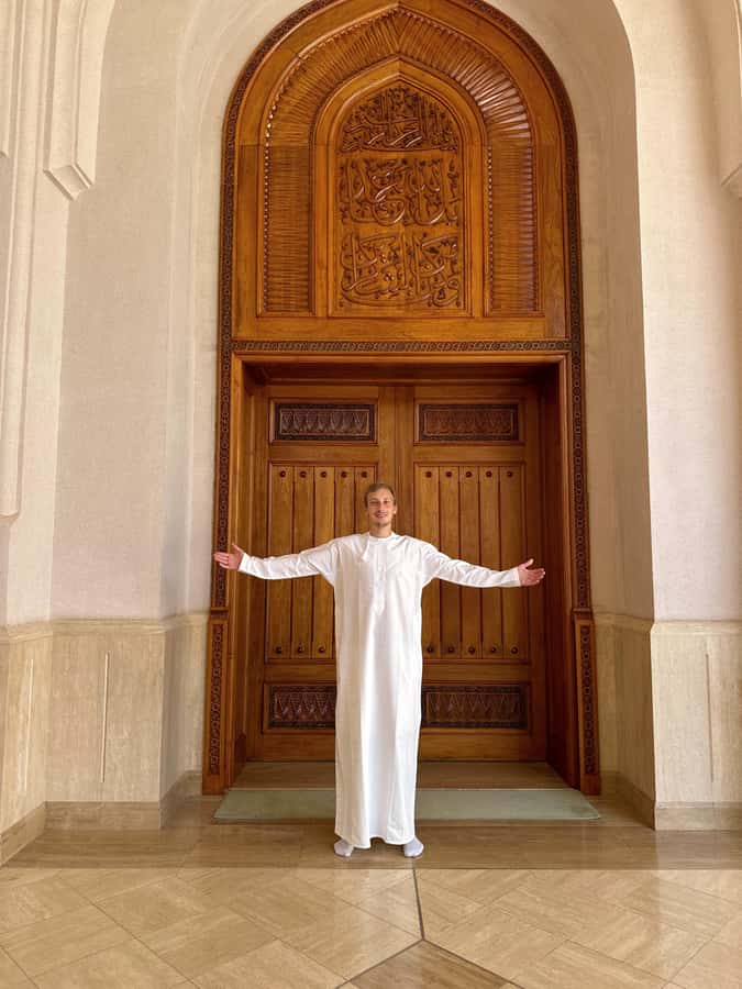 Salalah City Tour: Discover the Best of Oman’s Coastal Gem - Al Hosn Palace Gates photo stop, quick and photo-friendly