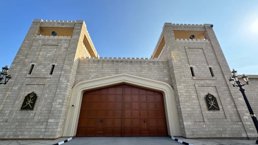 Salalah City Tour: Discover the Best of Oman’s Coastal Gem - Fruits Souq as the edible finale