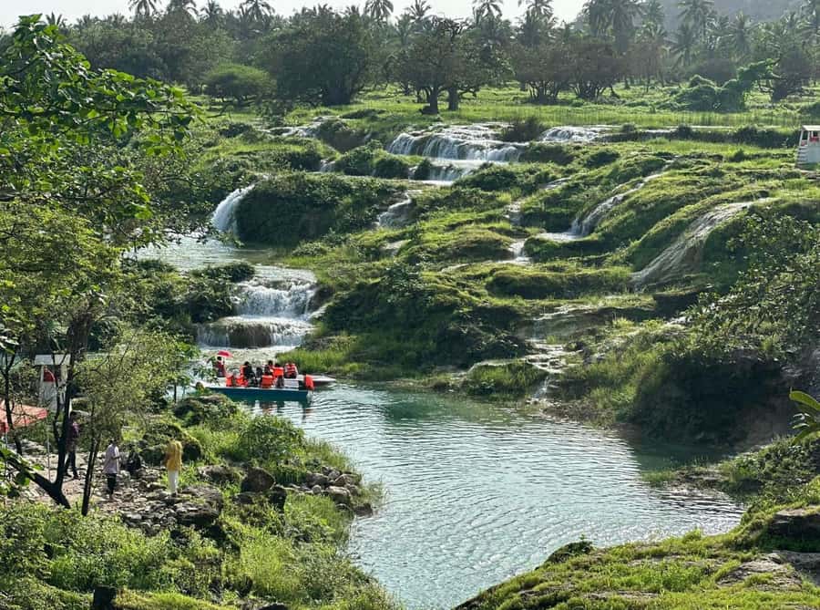 Salalah: Wadi Derbat, Jabal Samhan, & Sinkhole Private Tour - Key takeaways before you go