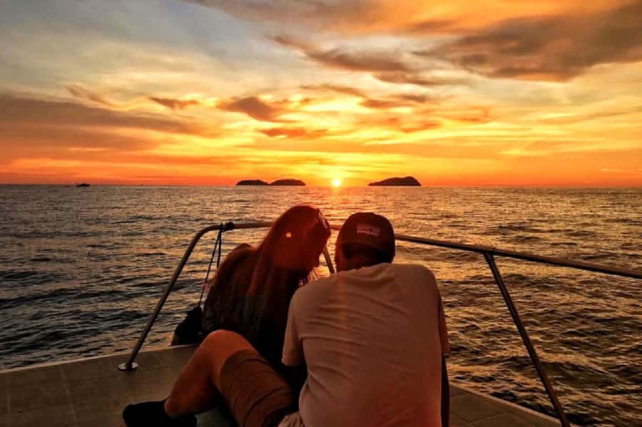 Sunset Dhow Cruise - The crew and the onboard vibe: what usually makes it feel good