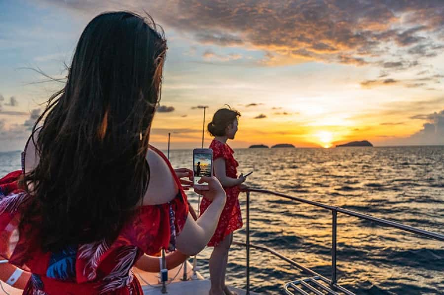 Sunset Dhow Cruise - Should you book Sunset Dhow Cruise in Muscat?