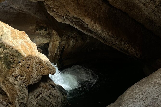 Visit wadishab full day from Musact - Why Wadi Shab From Muscat Feels Like Good Value
