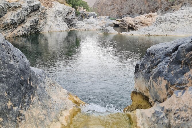 Wadi Al Arbeieen Sinkhole & Fins Beach Swim & Hike - Timing, Pacing, and What to Bring for Comfort
