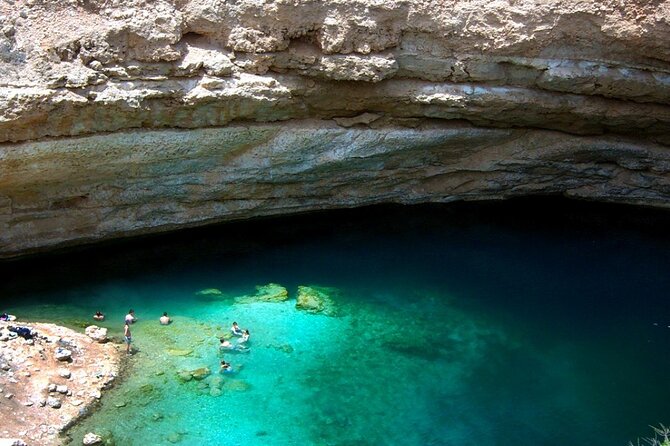 Wadi Shab and Bimmah Sinkhole 4X4 (Private Tour ) - Back to Wadi Shab canyon: palms, banana plantations, and the keyhole swim