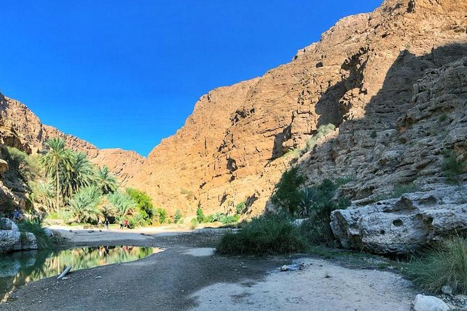 Wadi Shab and Bimmah Sinkhole Full Day Tour - Bimmah Sinkhole Park: Turquoise Water and The Falling Star Story