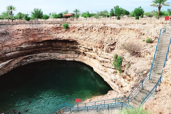 Wadi Shab and Bimmah Sinkhole Private Day Trip+Lunch - Time, Pacing, and What “Private” Really Changes