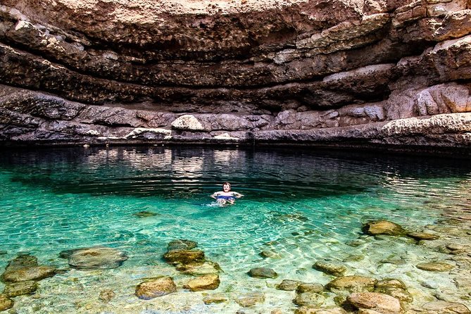 Wadi shab and Sinkhole adventure - The sinkhole stop: why it’s more than a second photo