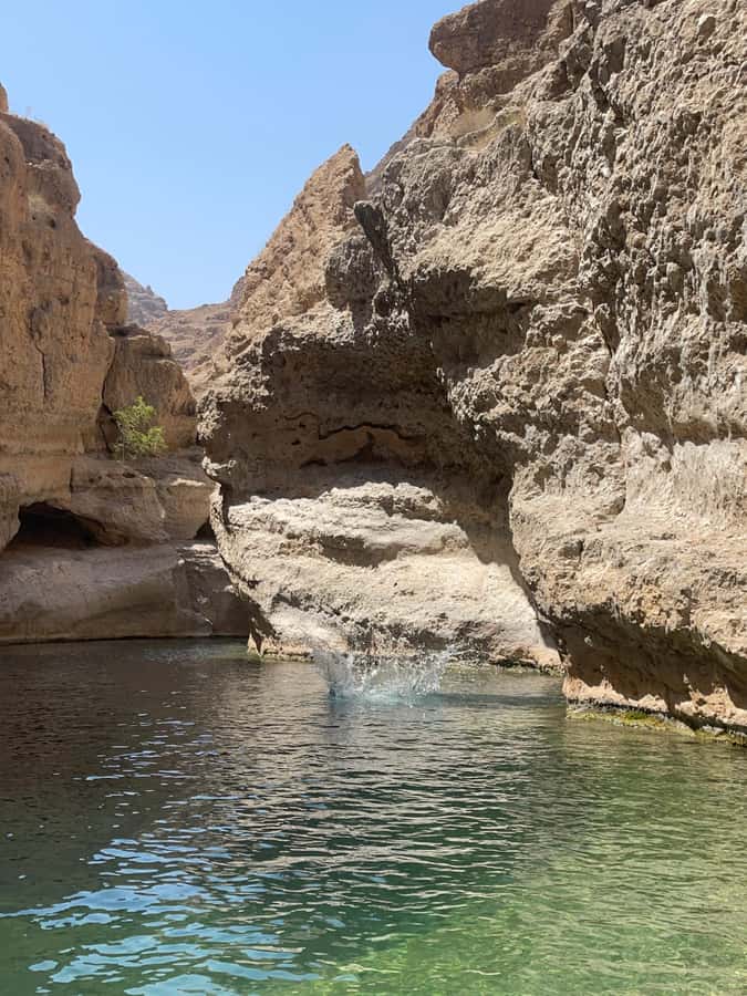 Wadi Shab Parking Meet the Local Guide for Self drivers - Who should skip it, and who should go for the right reasons